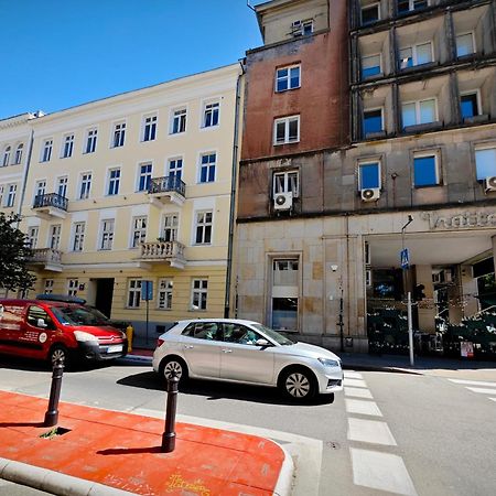 Apartamenty Wilcza - City Center Varsó Kültér fotó
